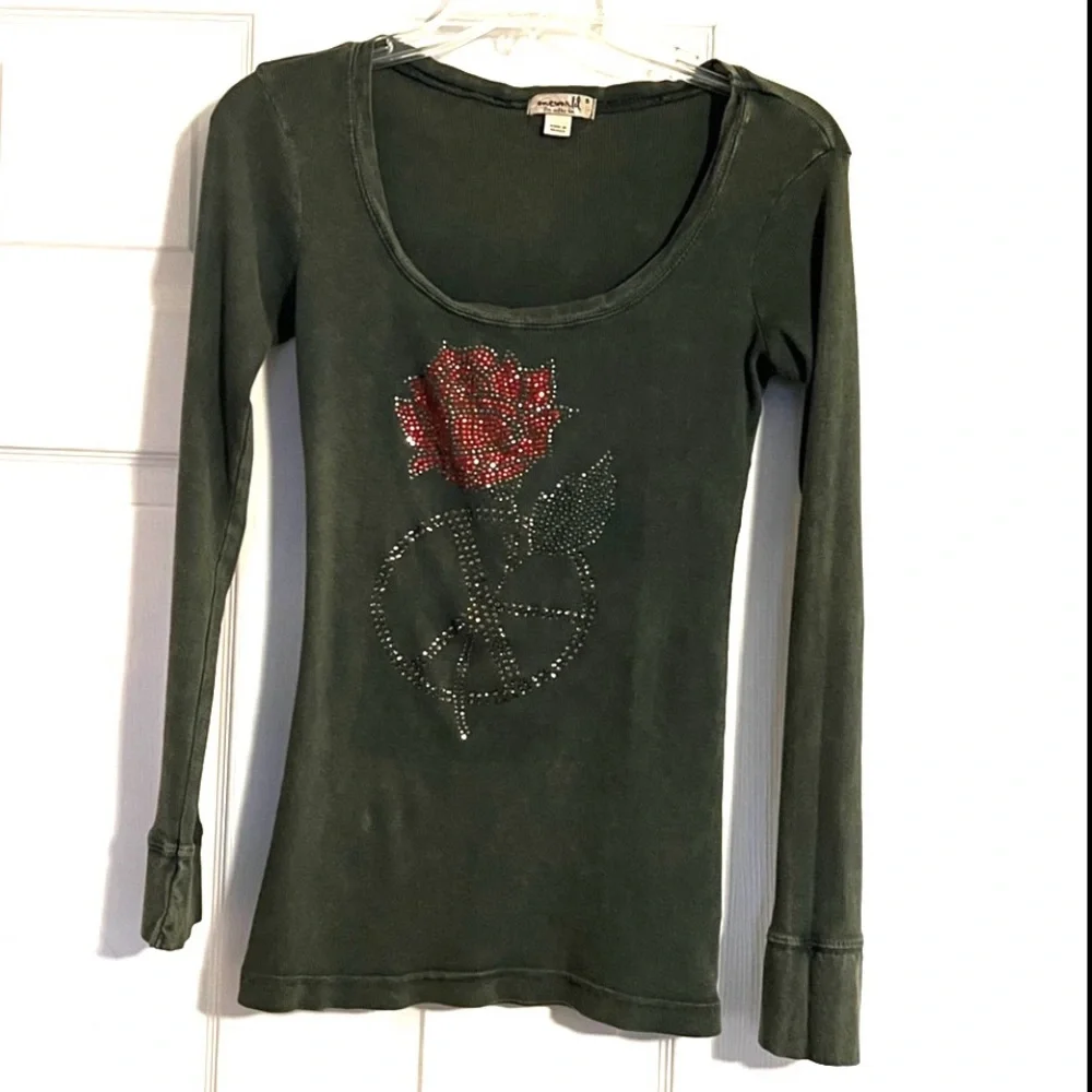 One World Olive Green Vintage Wash Ribbed Rose Peace Design Top - Picture 3 of 13